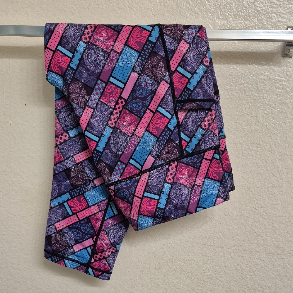 Constantly Varied Gear Colorful Geometric Capris